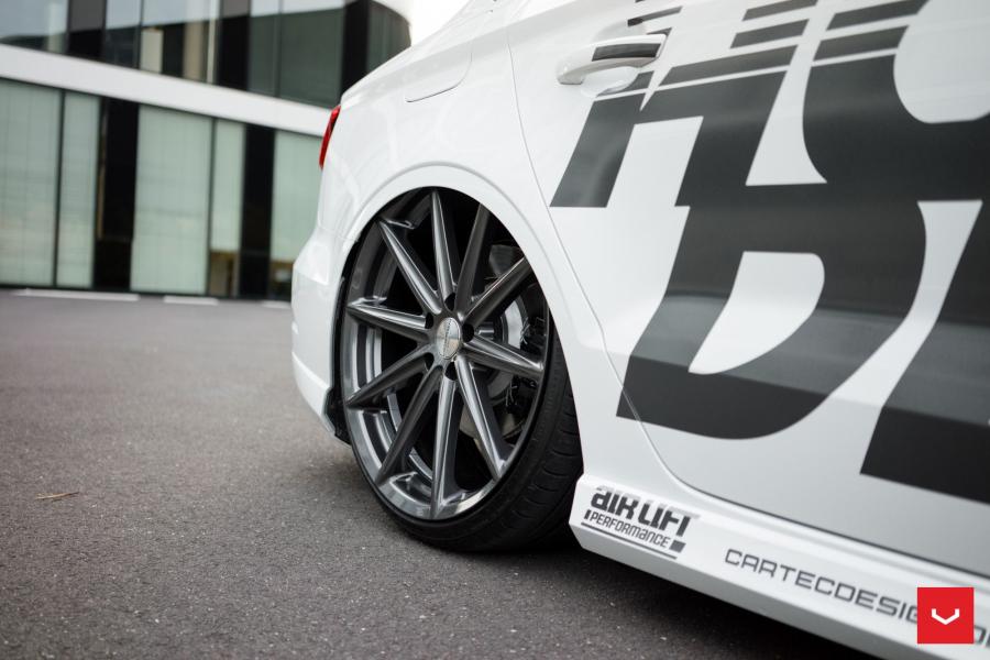 Детали экстерьера Audi S3 Sedan on Vossen Wheels (VFS10) 2017 года  (фото 32 из 52)